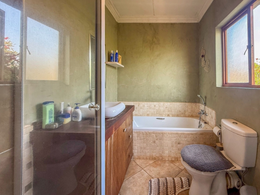 3 Bedroom Property for Sale in The Coves North West